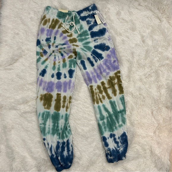Tie-Dye Cropped Boyfriend Hoodie and Sweatpants. New - Picture 9 of 10